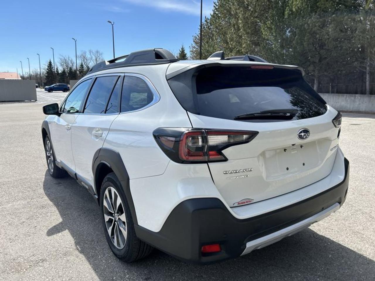 2023 Subaru Outback Limited AWD | Leather Seats | Heated Seats | Accident Free Photo