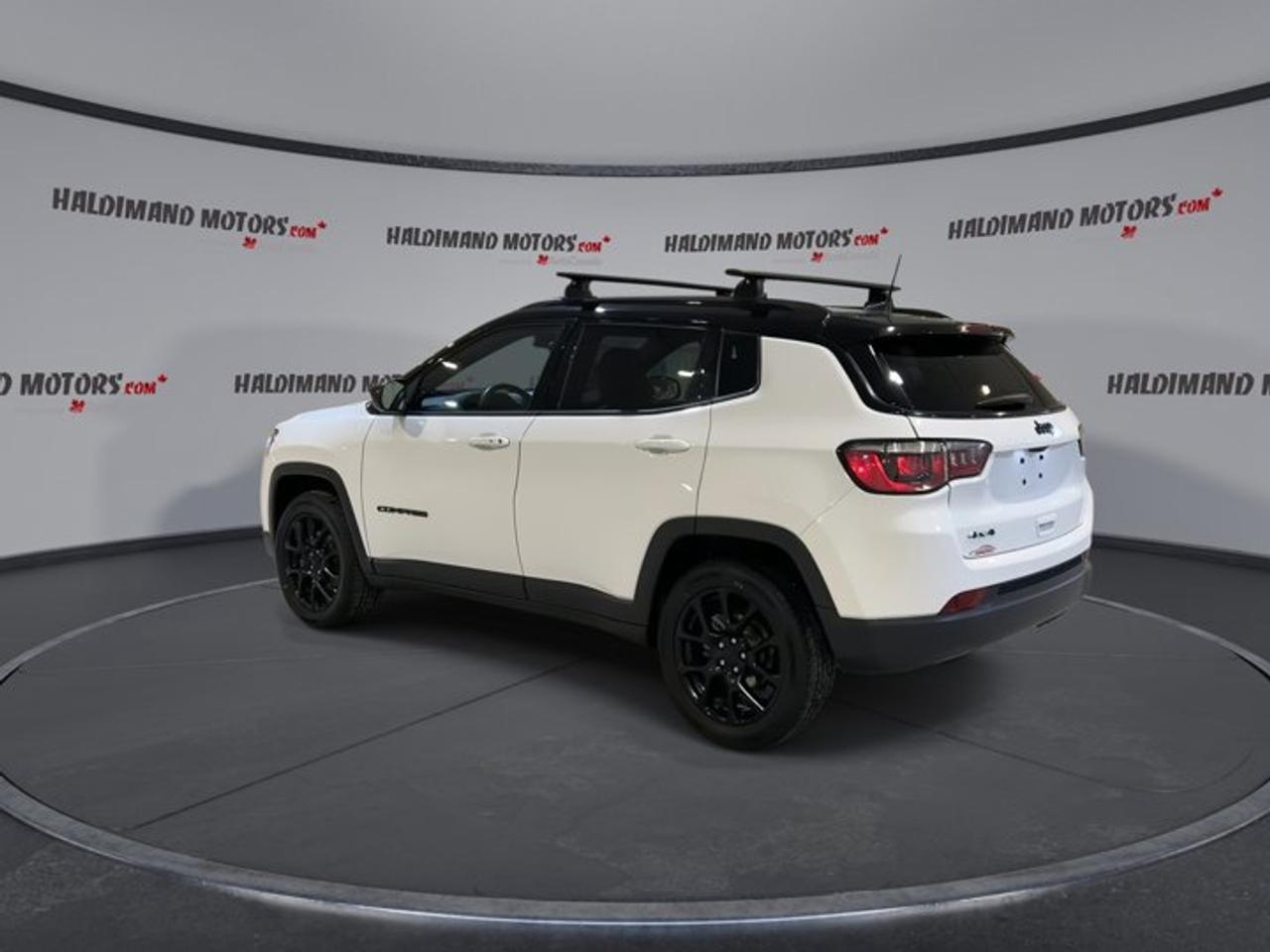 2022 Jeep Compass Altitude 4x4 Photo