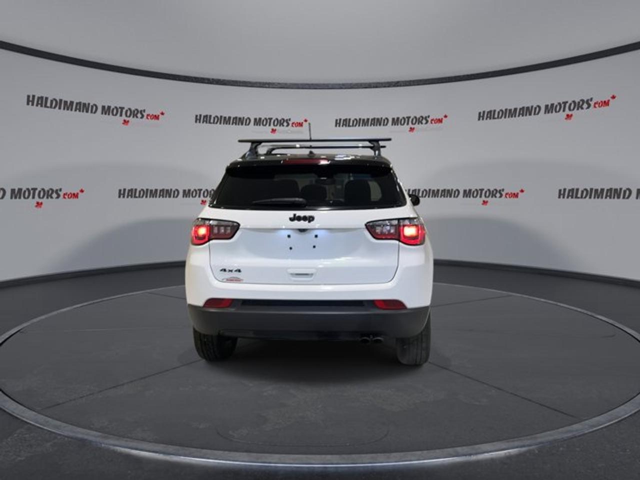 2022 Jeep Compass Altitude 4x4 Photo