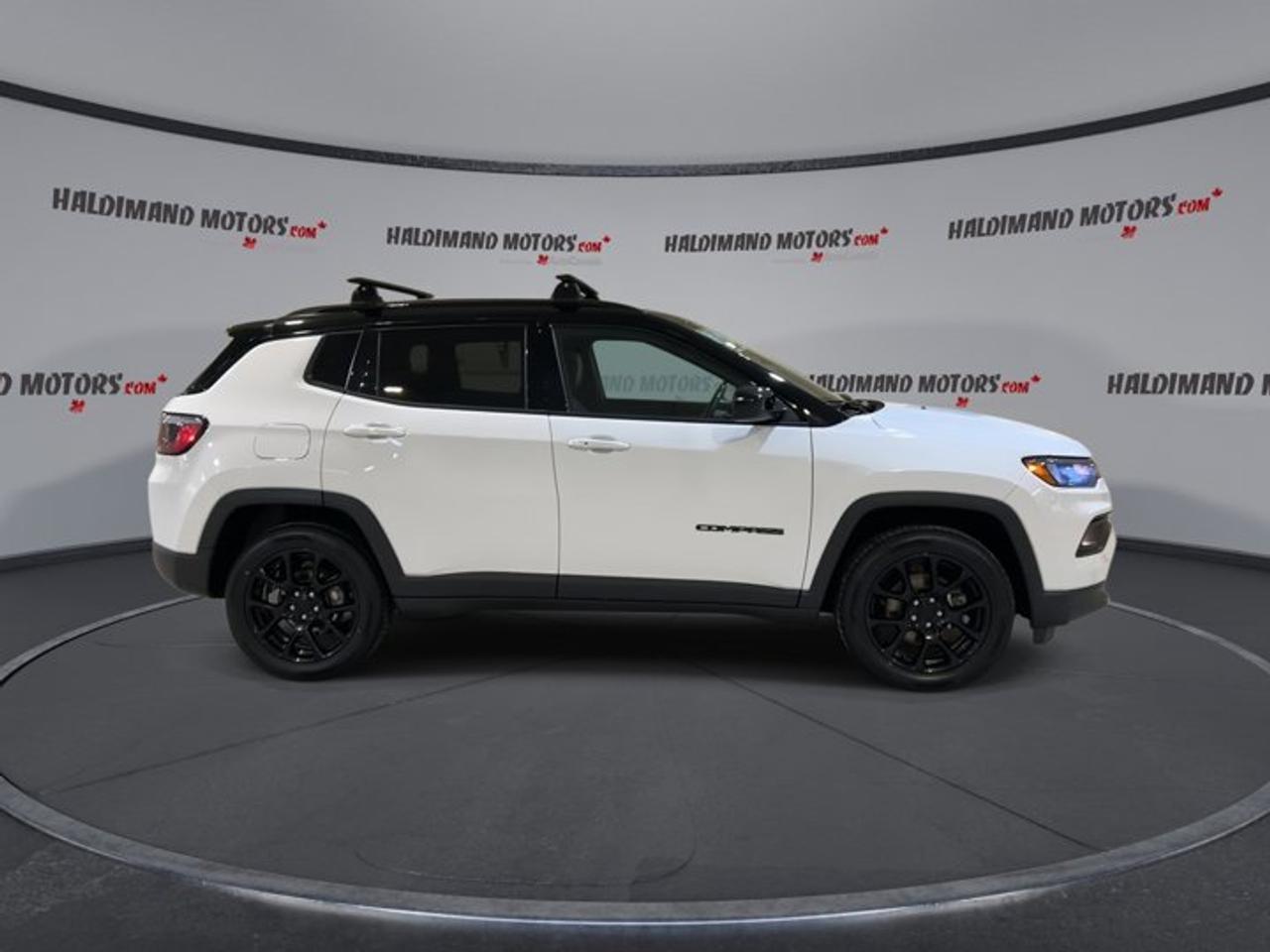 2022 Jeep Compass Altitude 4x4 Photo