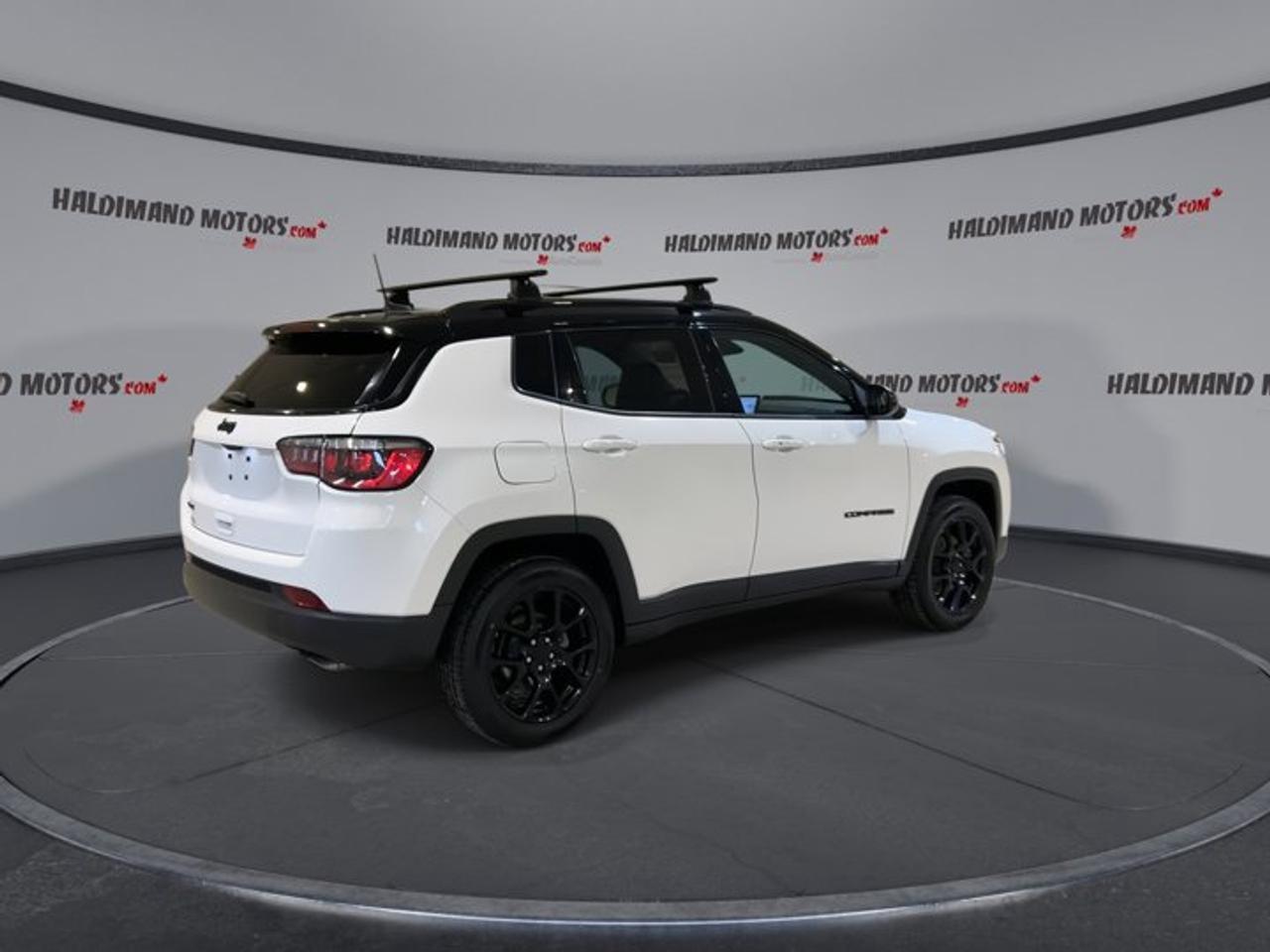 2022 Jeep Compass Altitude 4x4 Photo