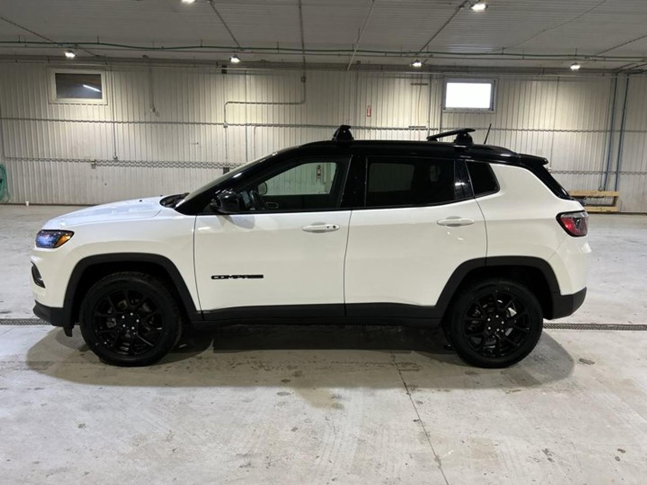 2022 Jeep Compass Altitude 4x4 Photo