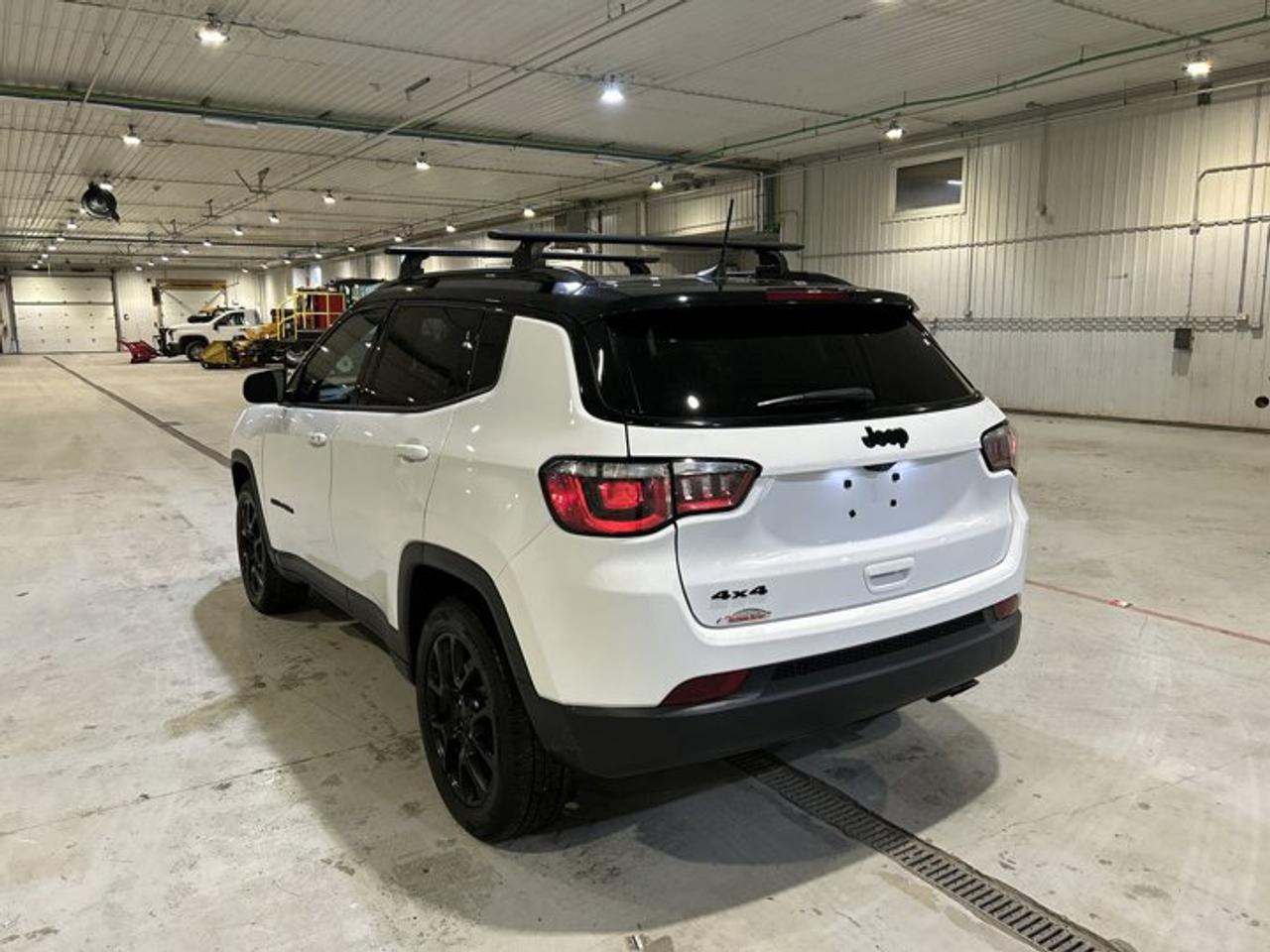 2022 Jeep Compass Altitude 4x4 Photo