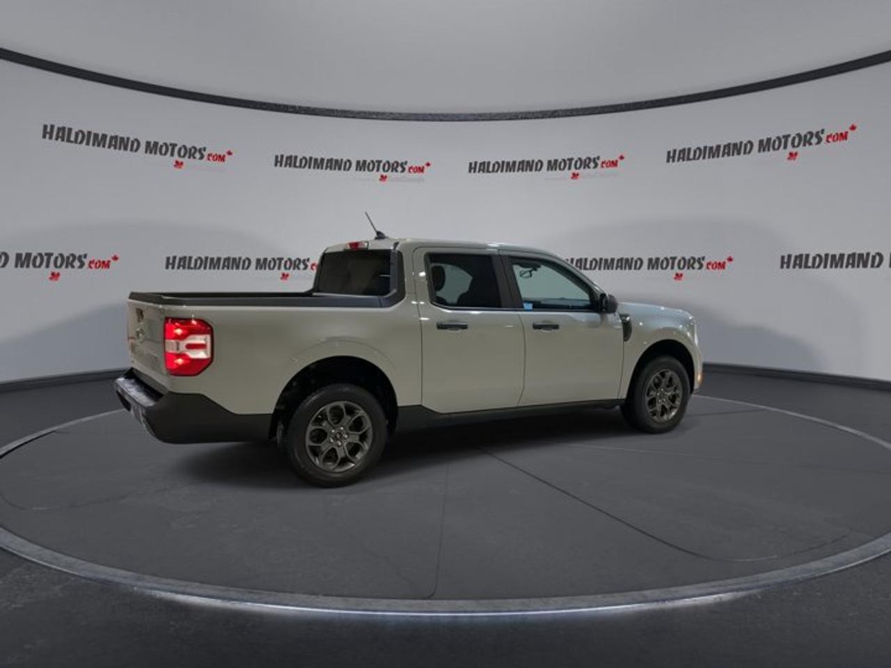 2023 Ford Maverick XLT Photo