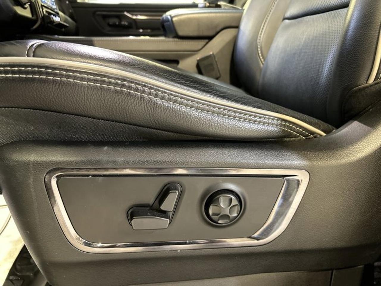 2022 RAM 1500 Limited Crew Cab 6'4 Box 4x4 | Low KMS| Accident Free | Panoramic Roof Photo