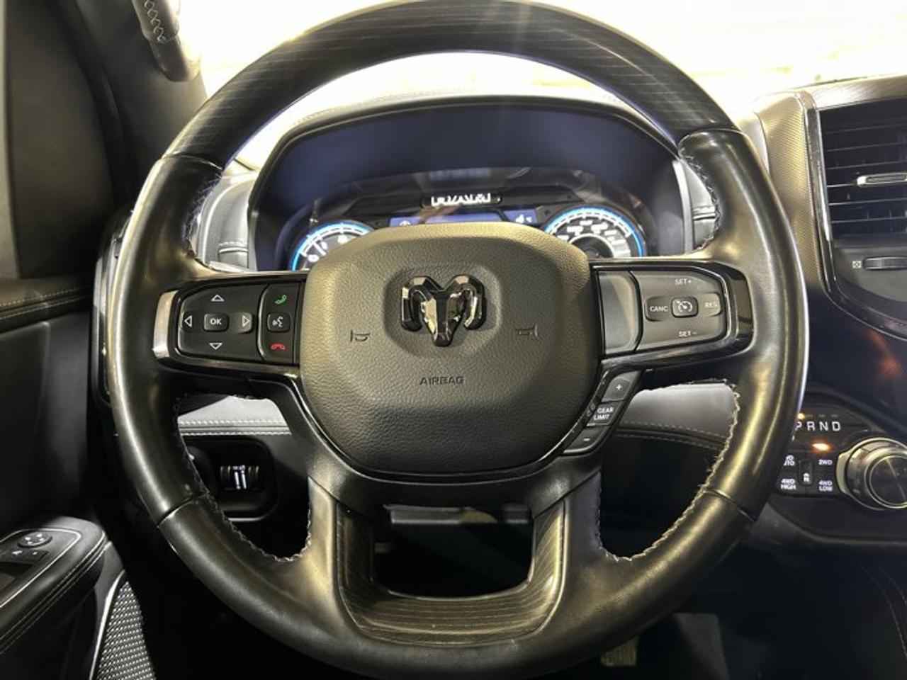 2022 RAM 1500 Limited Crew Cab 6'4 Box 4x4 | Low KMS| Accident Free | Panoramic Roof Photo