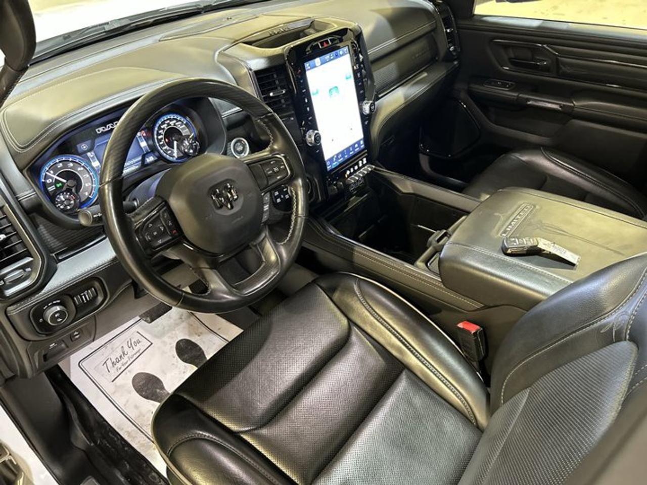 2022 RAM 1500 Limited Crew Cab 6'4 Box 4x4 | Low KMS| Accident Free | Panoramic Roof Photo