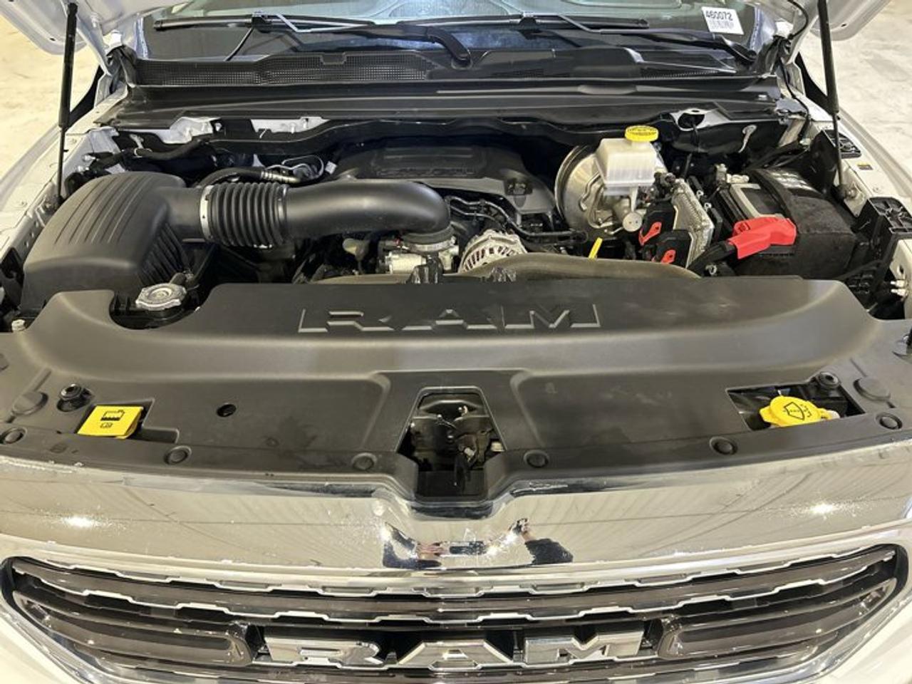 2022 RAM 1500 Limited Crew Cab 6'4 Box 4x4 | Low KMS| Accident Free | Panoramic Roof Photo