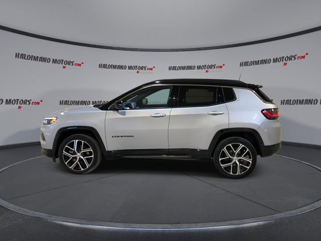 2024 Jeep Compass Limited 4x4 | Leather Seats Photo4