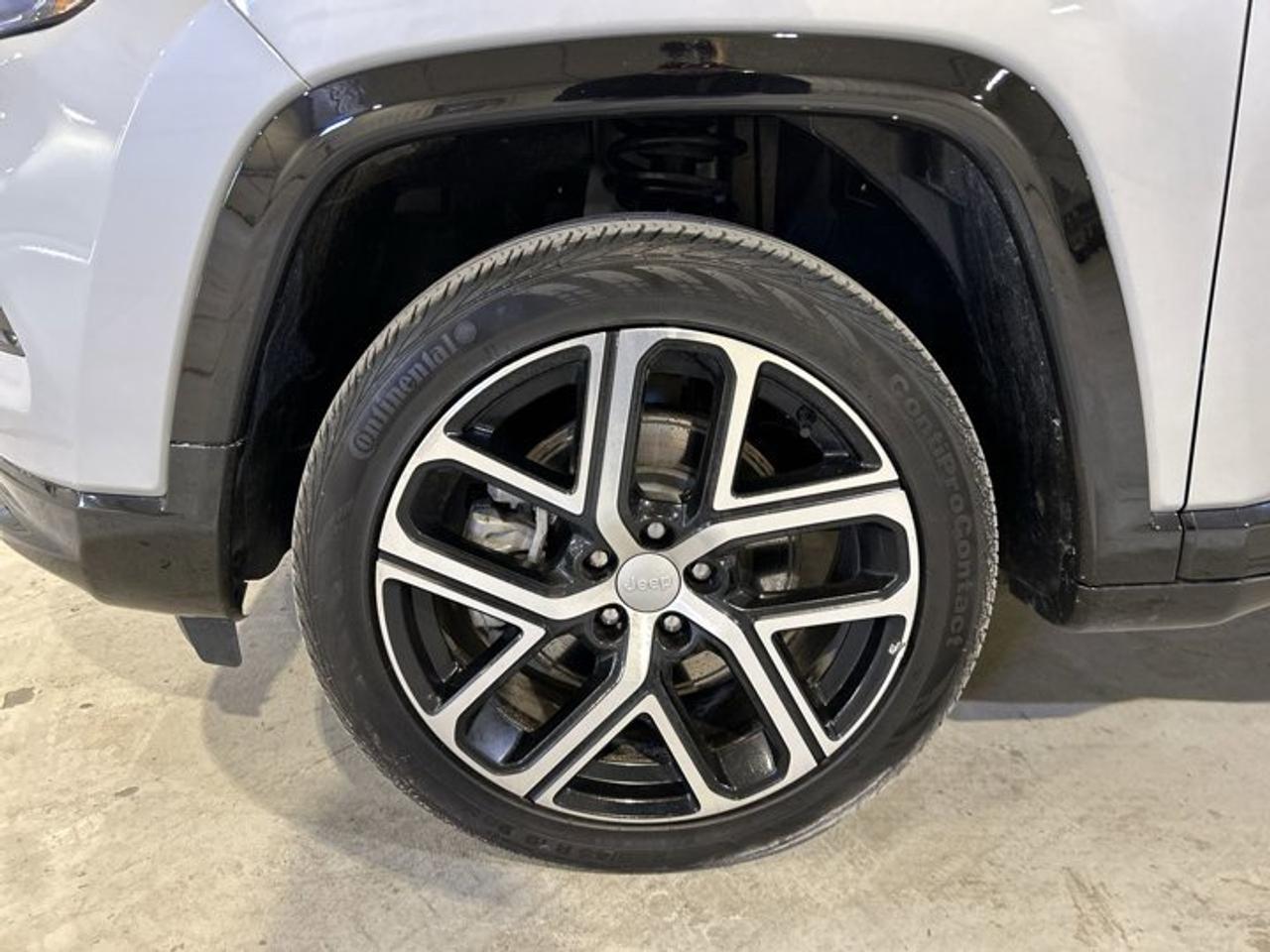 2024 Jeep Compass Limited 4x4 | Leather Seats Photo