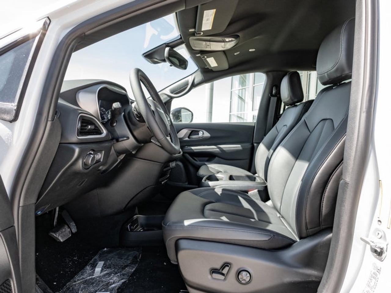 2026 Dodge Grand Caravan SXT Photo