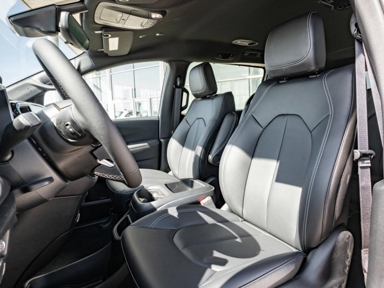 2026 Dodge Grand Caravan SXT Photo