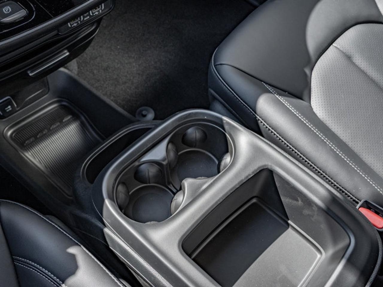 2026 Dodge Grand Caravan SXT Photo