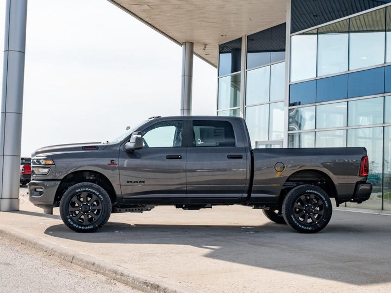 2025 RAM 2500 Big Horn Photo3