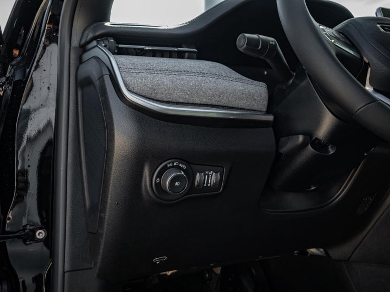 2026 Jeep Compass NORTH Photo