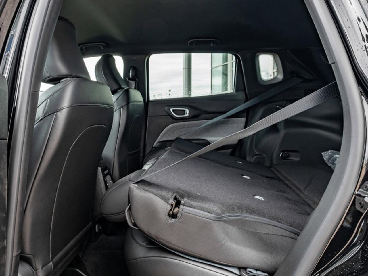 2025 Jeep Compass NORTH Photo