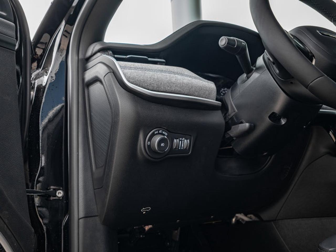 2025 Jeep Compass NORTH Photo