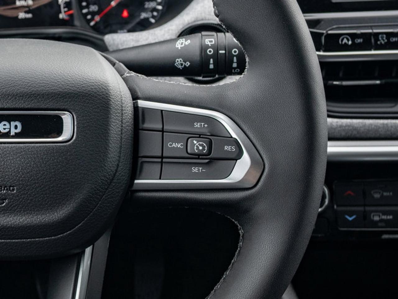 2025 Jeep Compass NORTH Photo