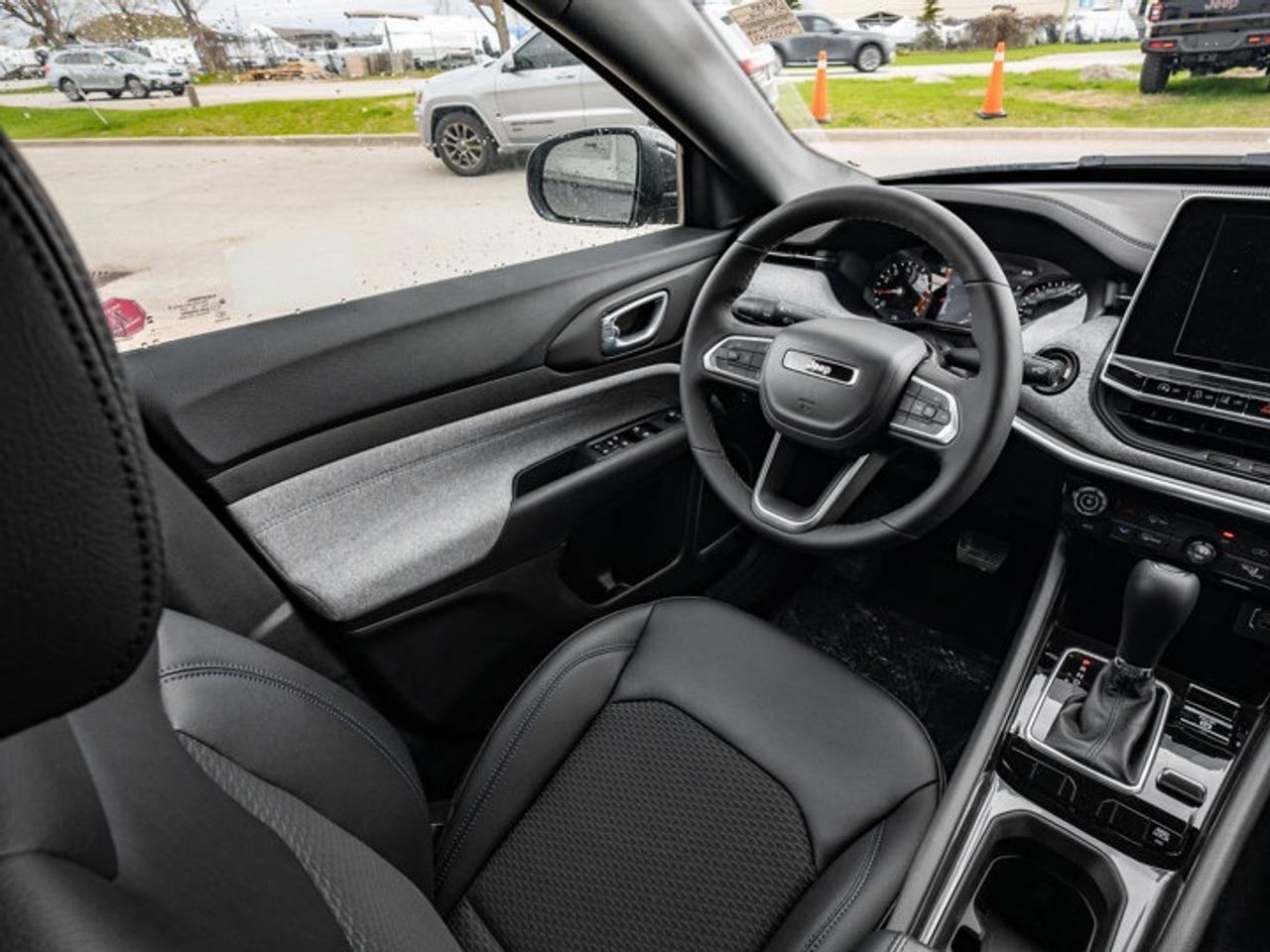 2025 Jeep Compass NORTH Photo