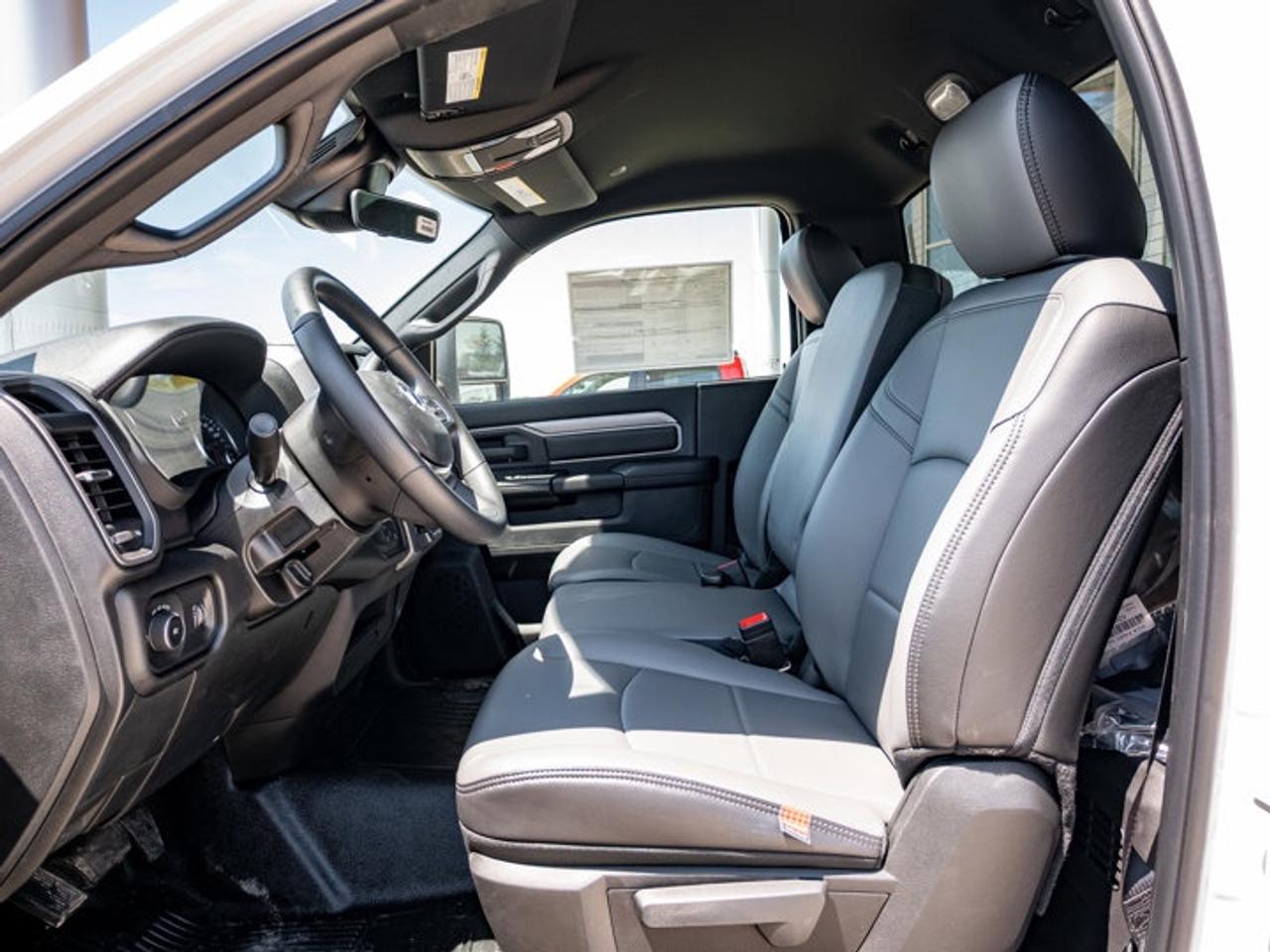 2025 RAM 5500 Chassis Tradesman Photo