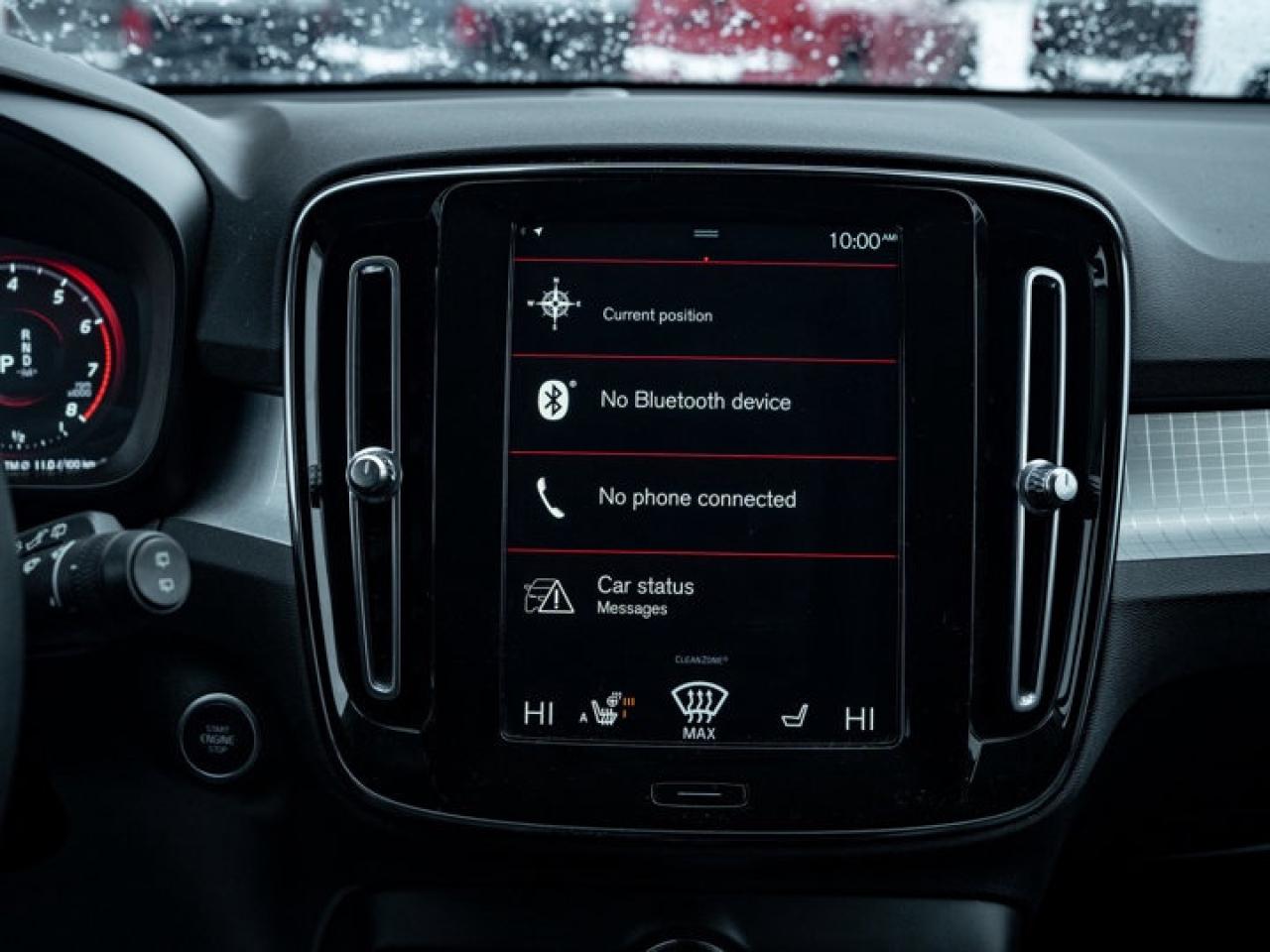 2021 Volvo XC40 Momentum Photo