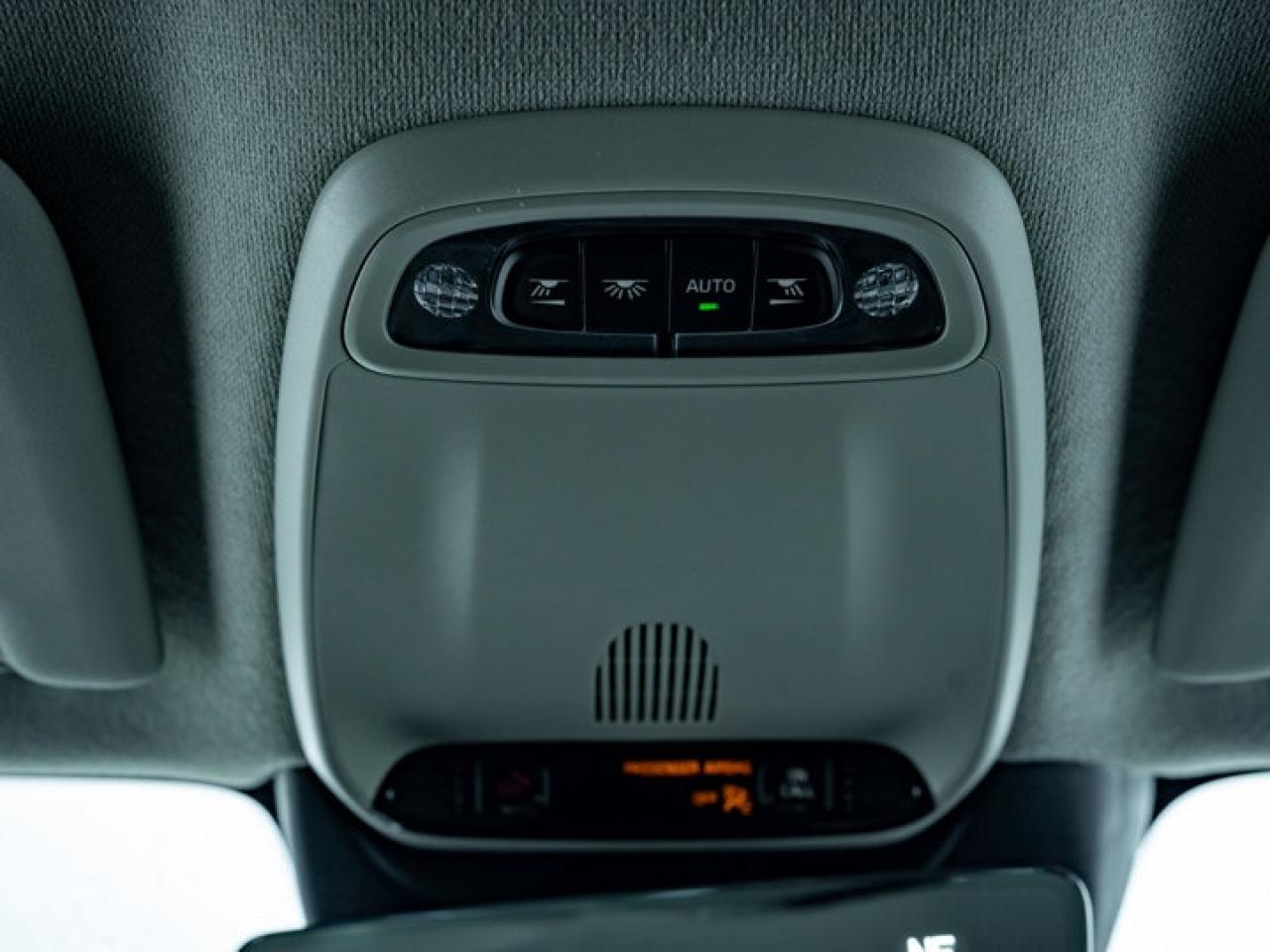 2021 Volvo XC40 Momentum Photo