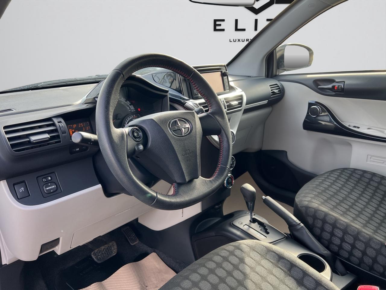 2015 Scion iQ HB - 3,000KMS ONLY - LOW LOW KMS !!! Photo