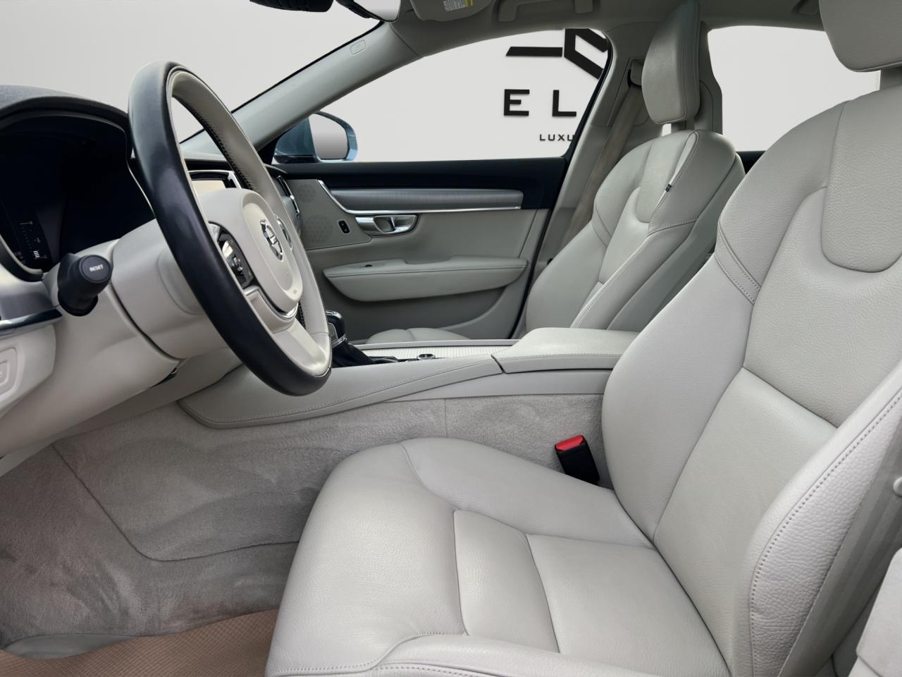 2017 Volvo S90 T6 Momentum Pkg - Navigation - Leather - Sunroof !!! Photo