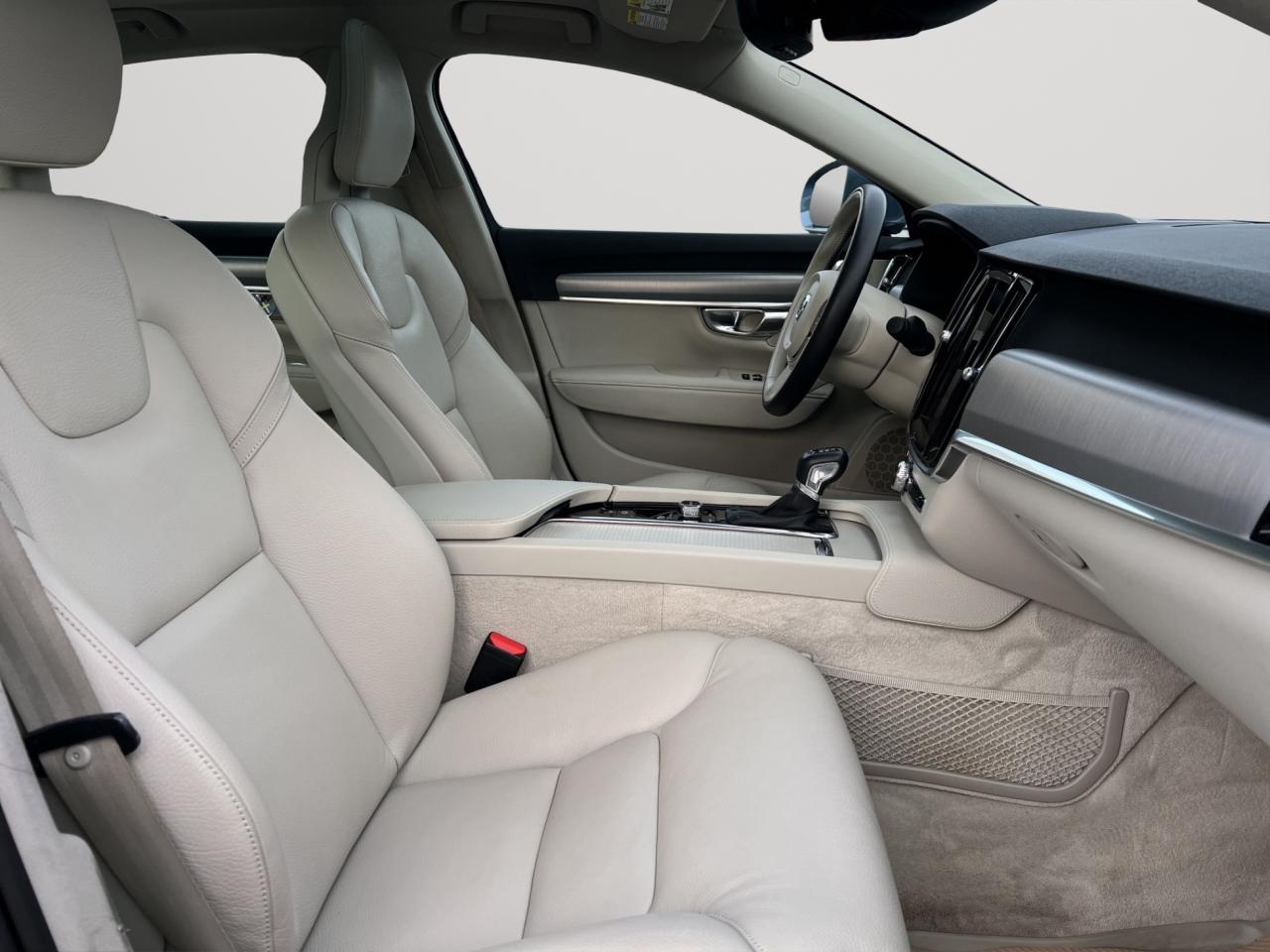 2017 Volvo S90 T6 Momentum Pkg - Navigation - Leather - Sunroof !!! Photo