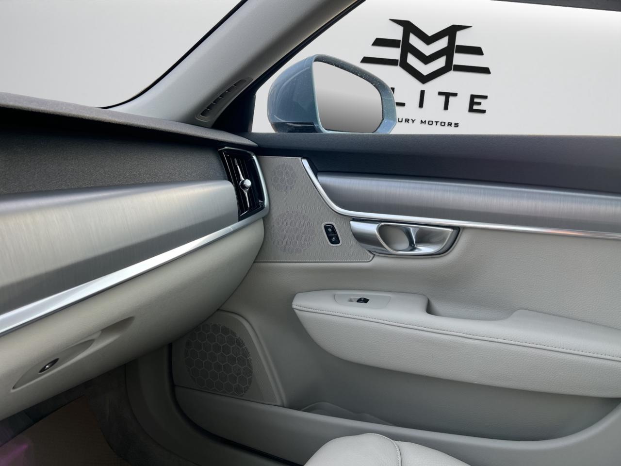 2017 Volvo S90 T6 Momentum Pkg - Navigation - Leather - Sunroof !!! Photo