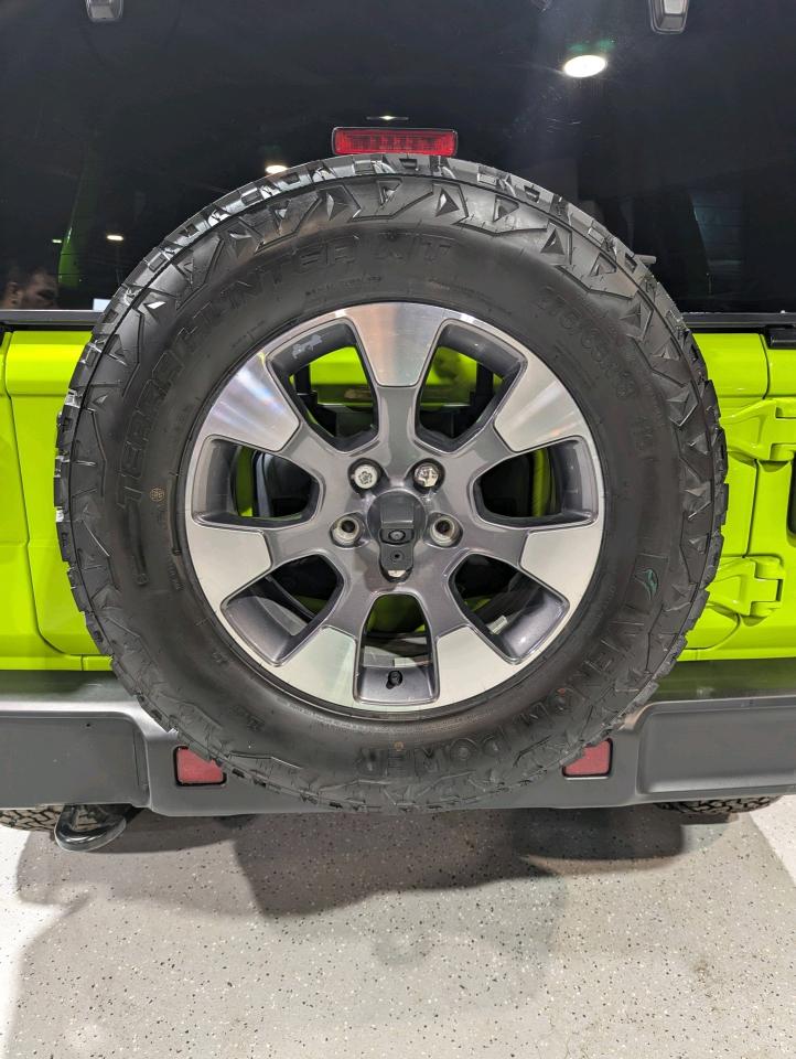 2021 Jeep Wrangler Unlimited Sahara 4X4 Photo4