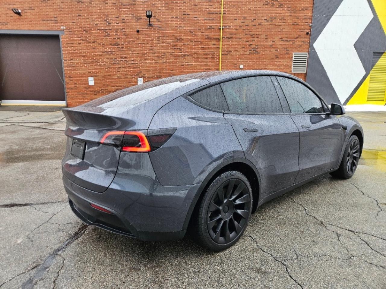 2021 Tesla Model Y 7 PASSENGER-AWD-DUAL MOTOR-LONG RANGE-WHITE INTERIOR Photo