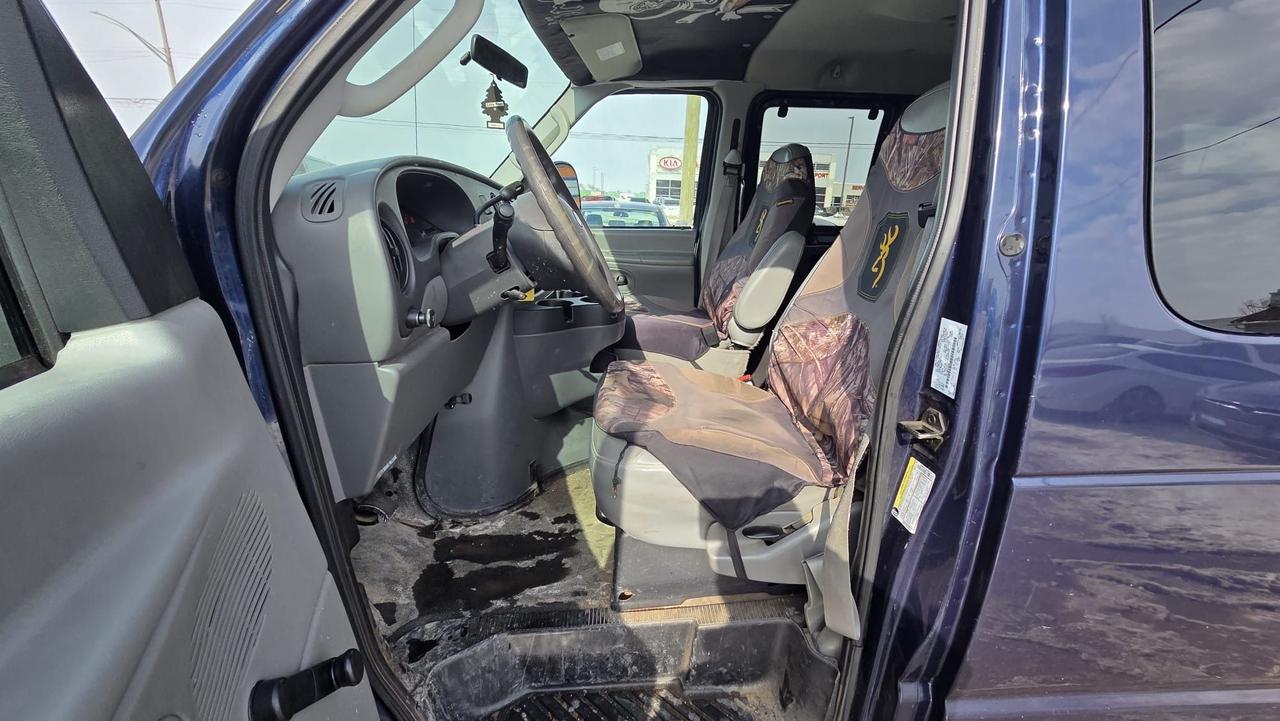 2006 Ford Econoline XL, V8, 5 PASSENGER, CARGO VAN, AS IS SPECIAL Photo