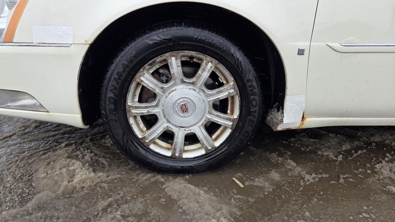 2009 Cadillac DTS V8, RUNS DRIVES GREAT, HAS RUST, AS IS SPECIAL Photo