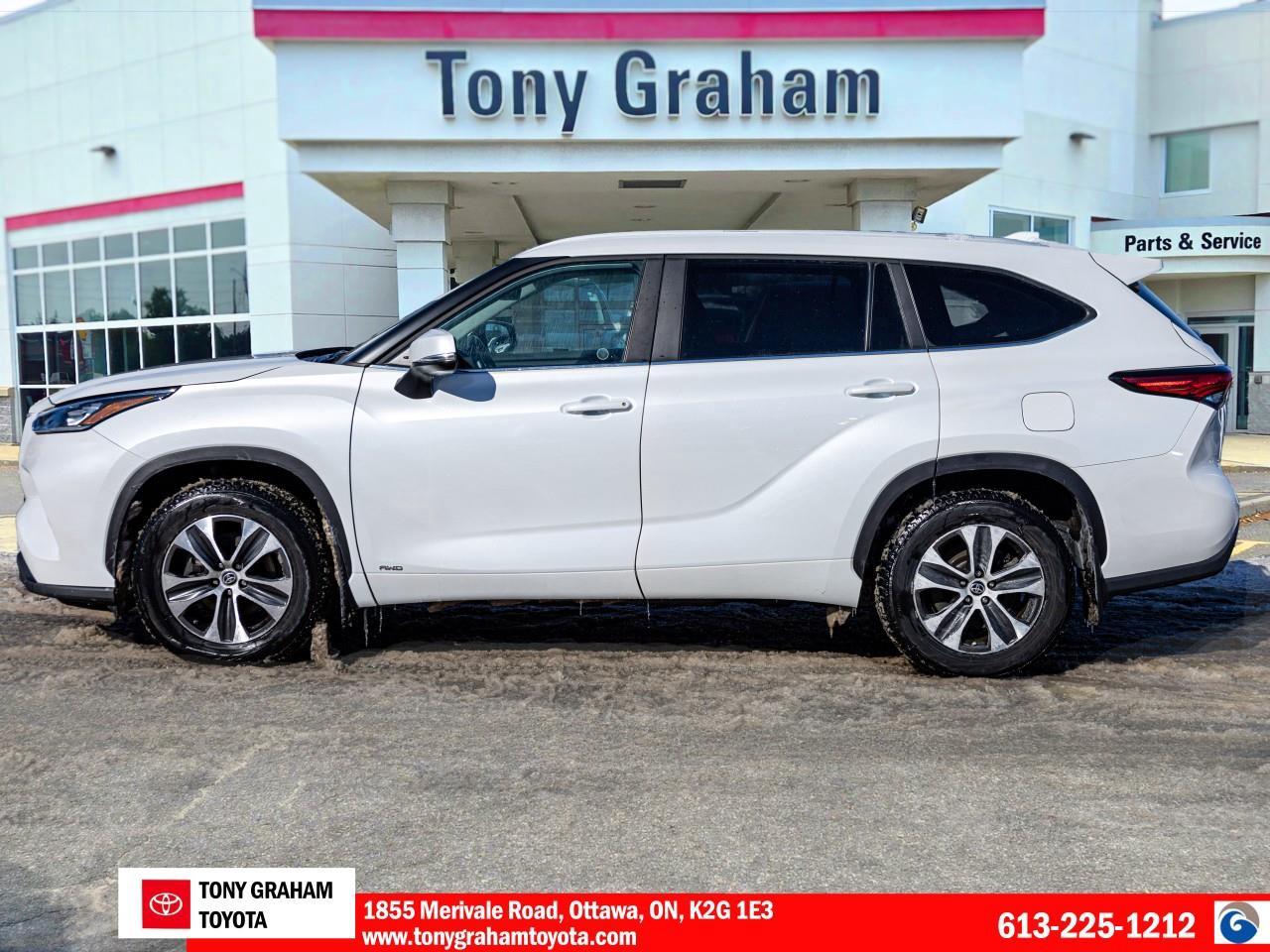 2023 Toyota Highlander HYBRID XLE Photo2