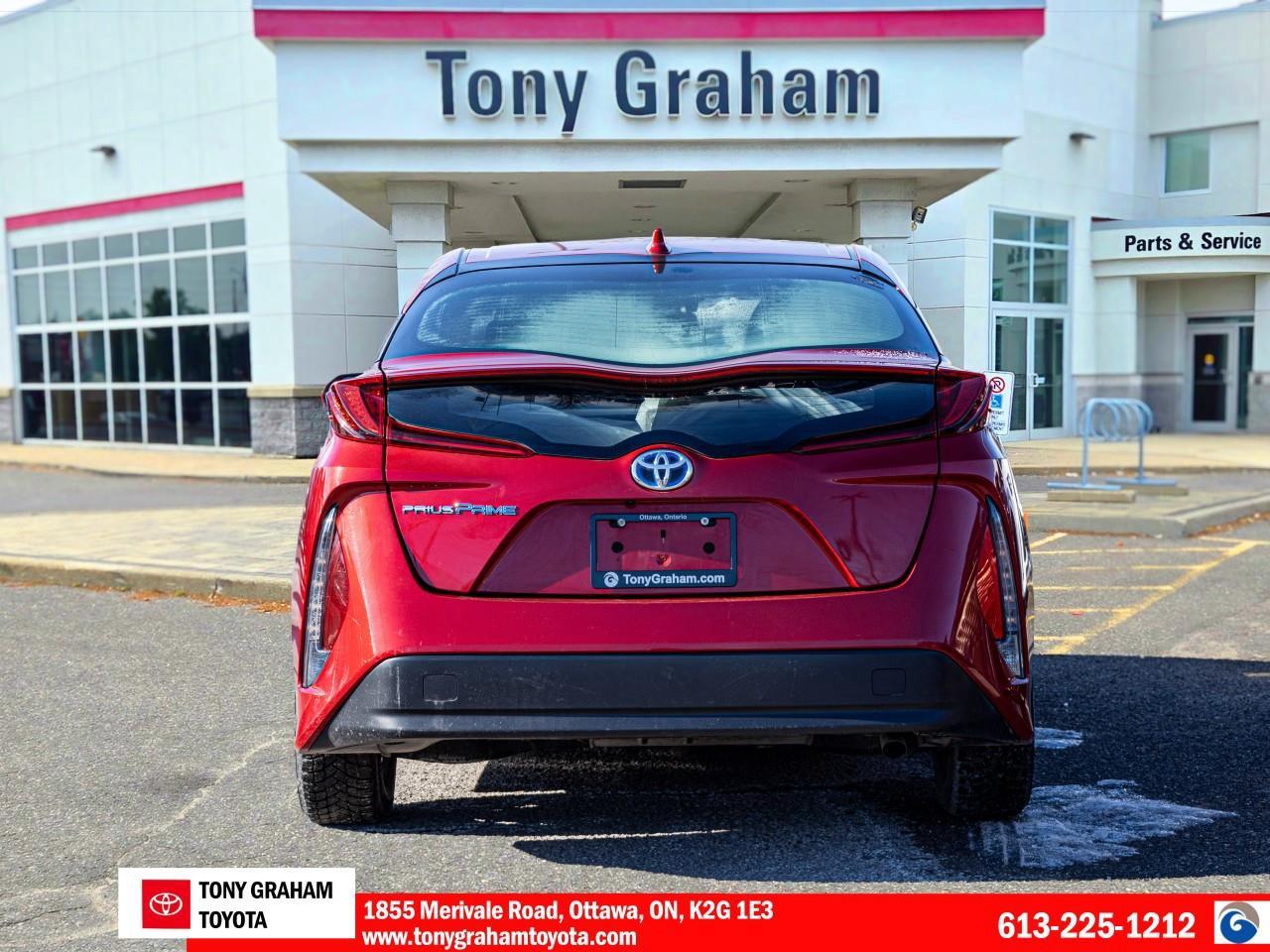 2022 Toyota Prius PRIME Photo4