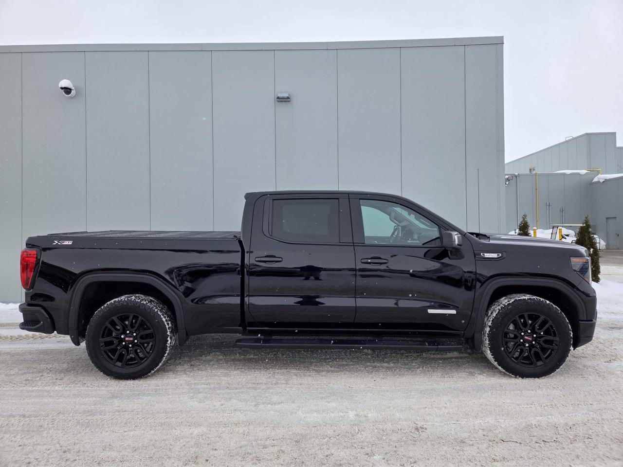 2025 GMC Sierra 1500 Elevation One Owner | Leather | Sunroof | 6'6 Box | X31 | 20" Wheels Photo