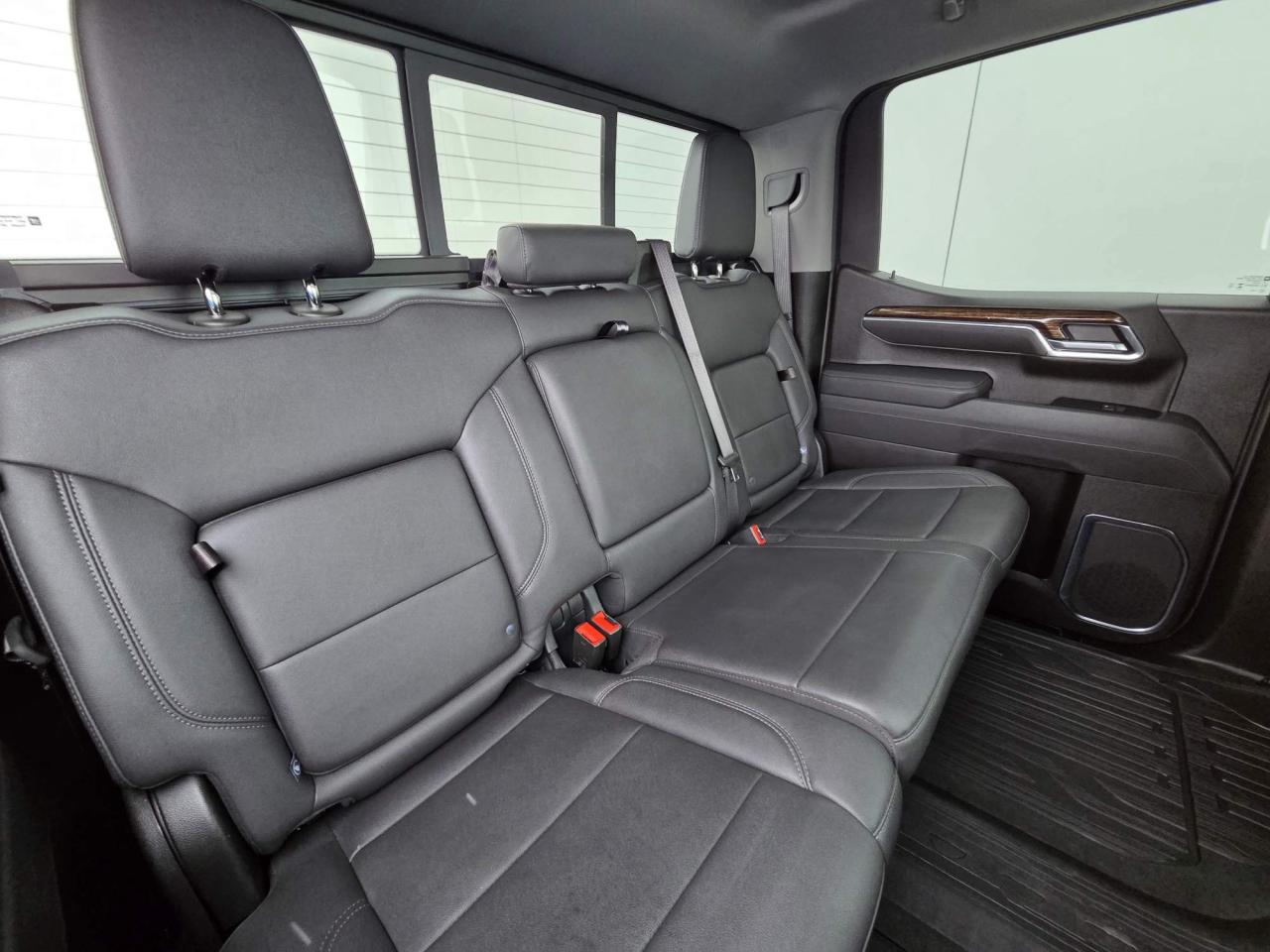 2025 GMC Sierra 1500 Elevation One Owner | Leather | Sunroof | 6'6 Box | X31 | 20" Wheels Photo