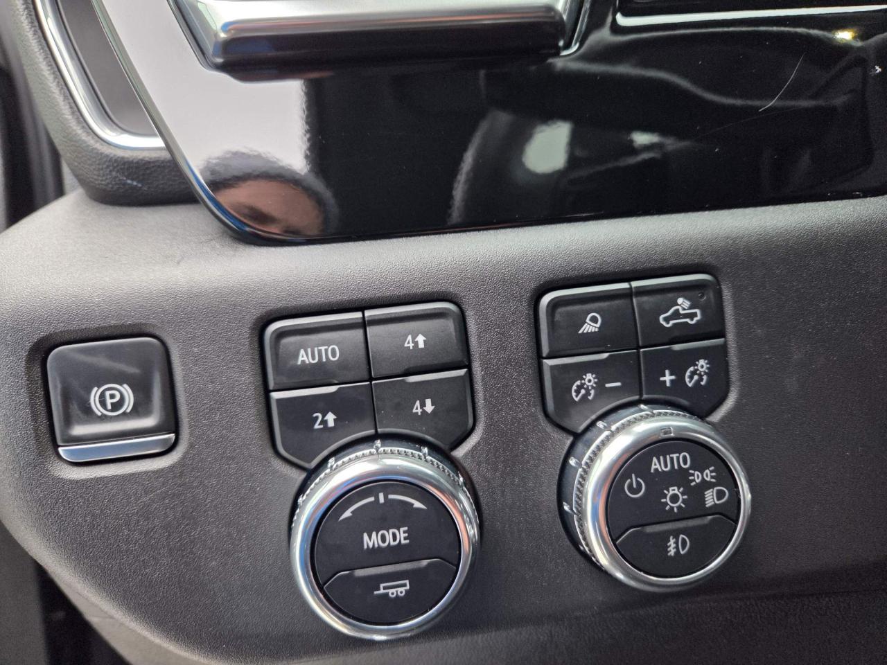 2025 GMC Sierra 1500 Elevation One Owner | Leather | Sunroof | 6'6 Box | X31 | 20" Wheels Photo