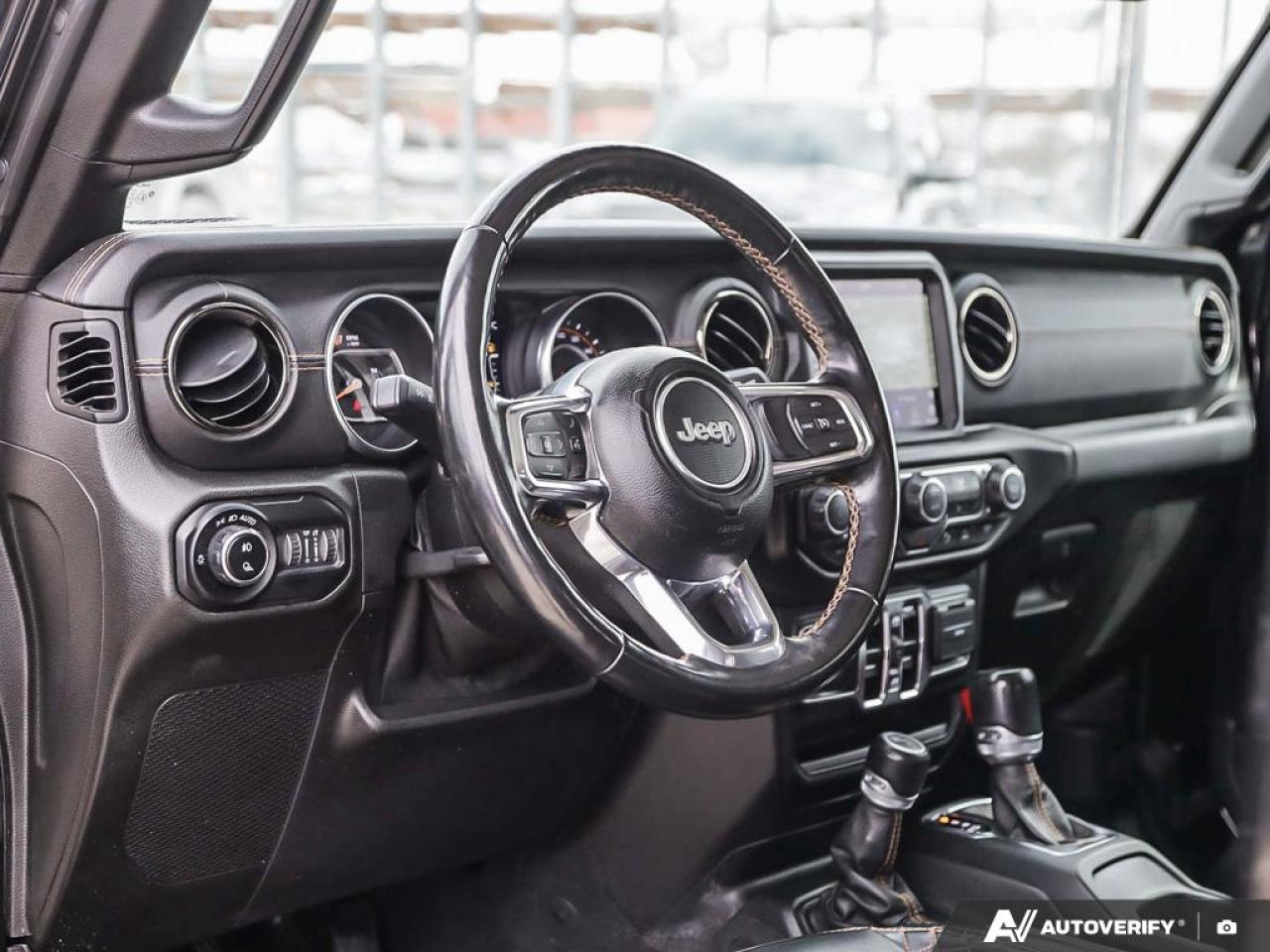 2021 Jeep Gladiator Overland HEATED LEATHER SEATS & WHEEL | NAV Photo