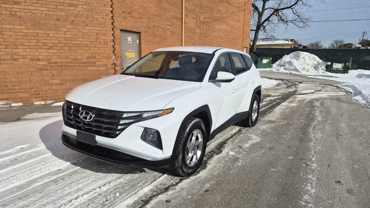 2023 Hyundai Tucson Essential AWD - Photo #1