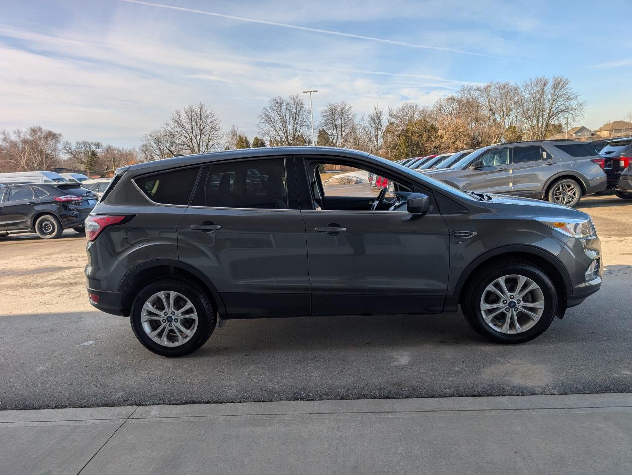 2017 Ford Escape SE Photo3