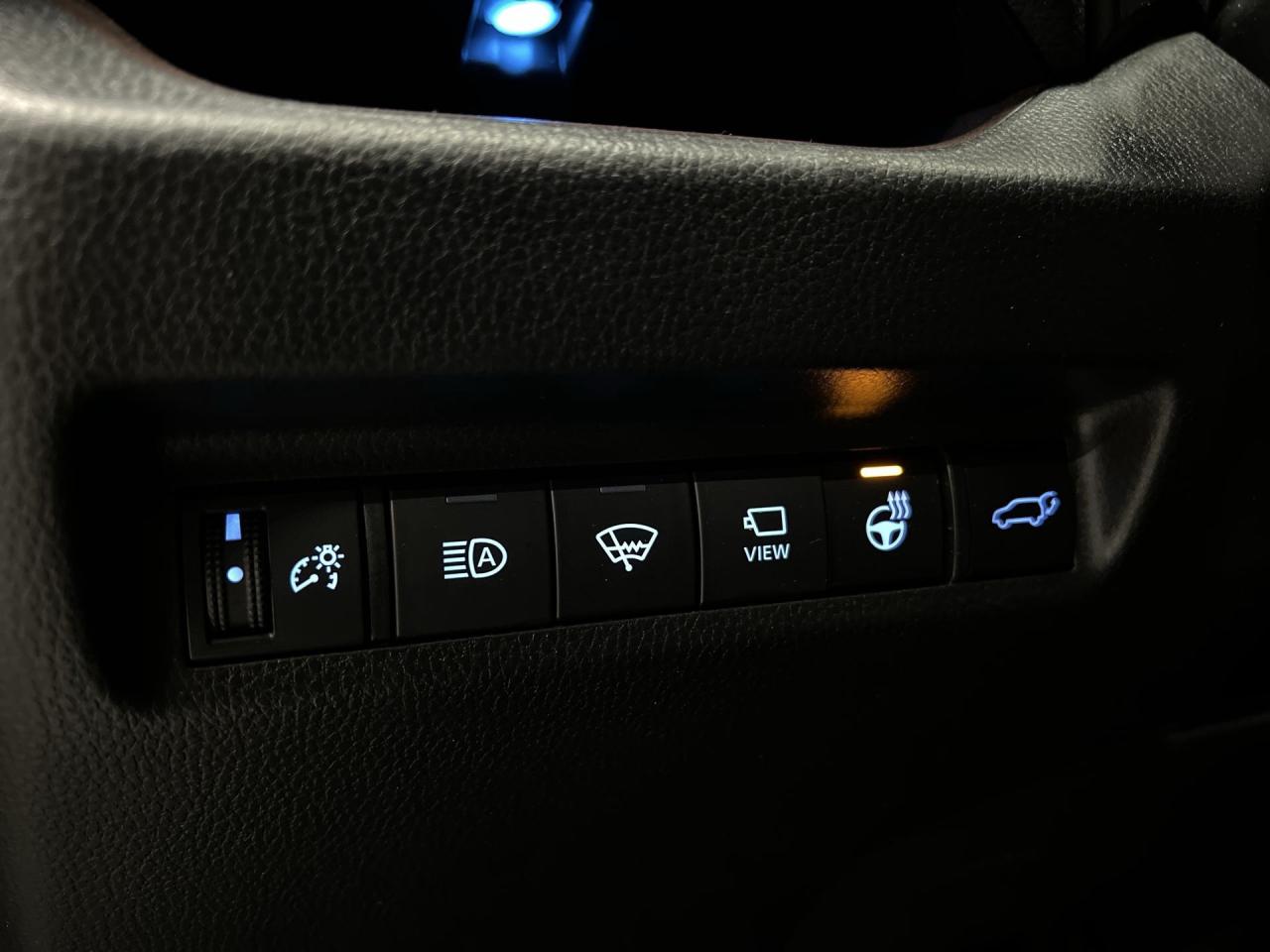 2021 Toyota RAV4 LIMITED AWD | ONLY 33,000KMS! | LEATHER | SUNROOF Photo