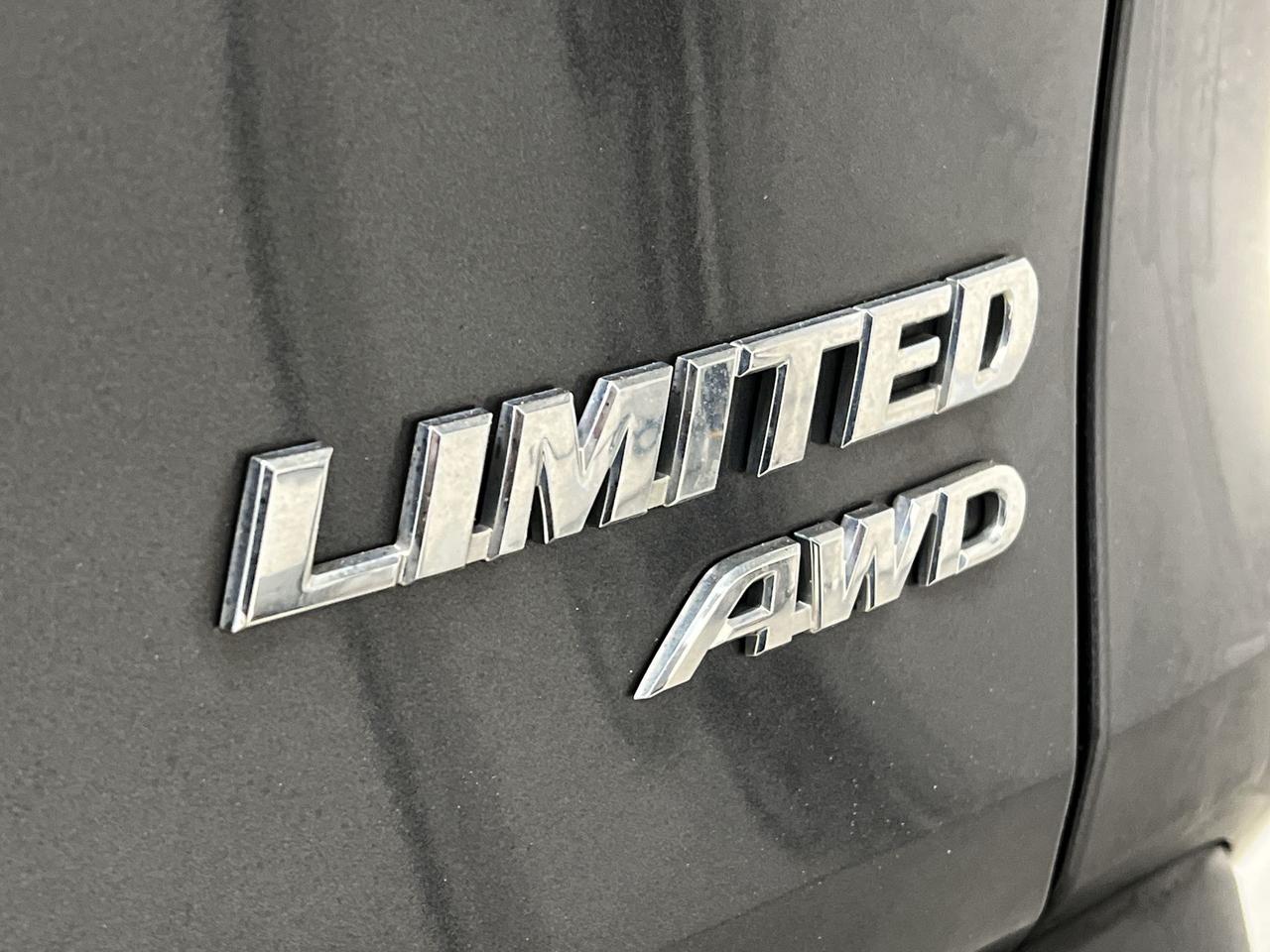2021 Toyota RAV4 LIMITED AWD | ONLY 33,000KMS! | LEATHER | SUNROOF Photo