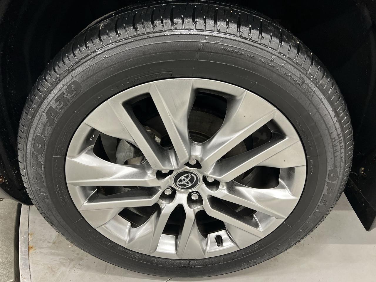 2021 Toyota RAV4 LIMITED AWD | ONLY 33,000KMS! | LEATHER | SUNROOF Photo
