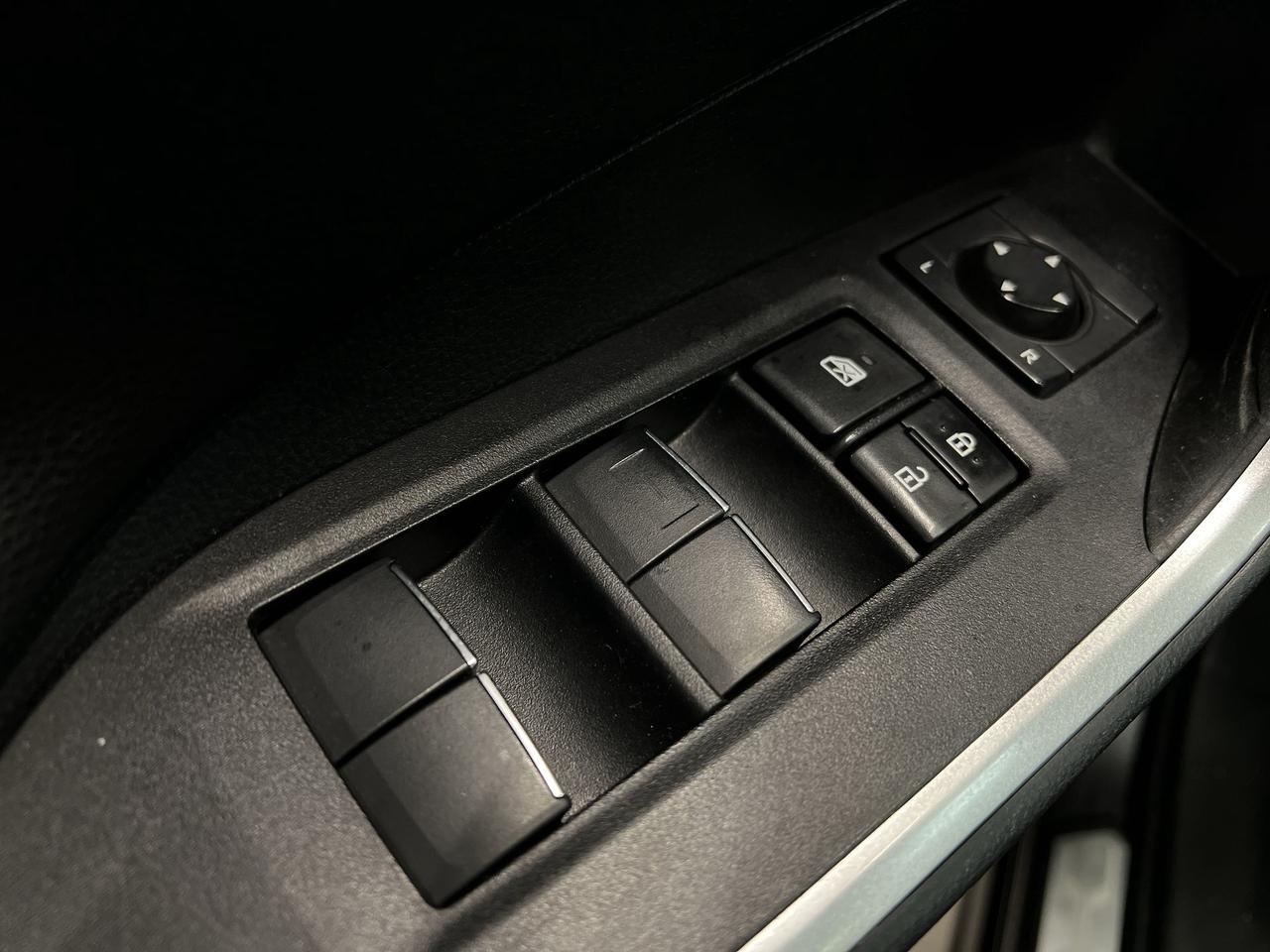 2021 Toyota RAV4 LIMITED AWD | ONLY 33,000KMS! | LEATHER | SUNROOF Photo