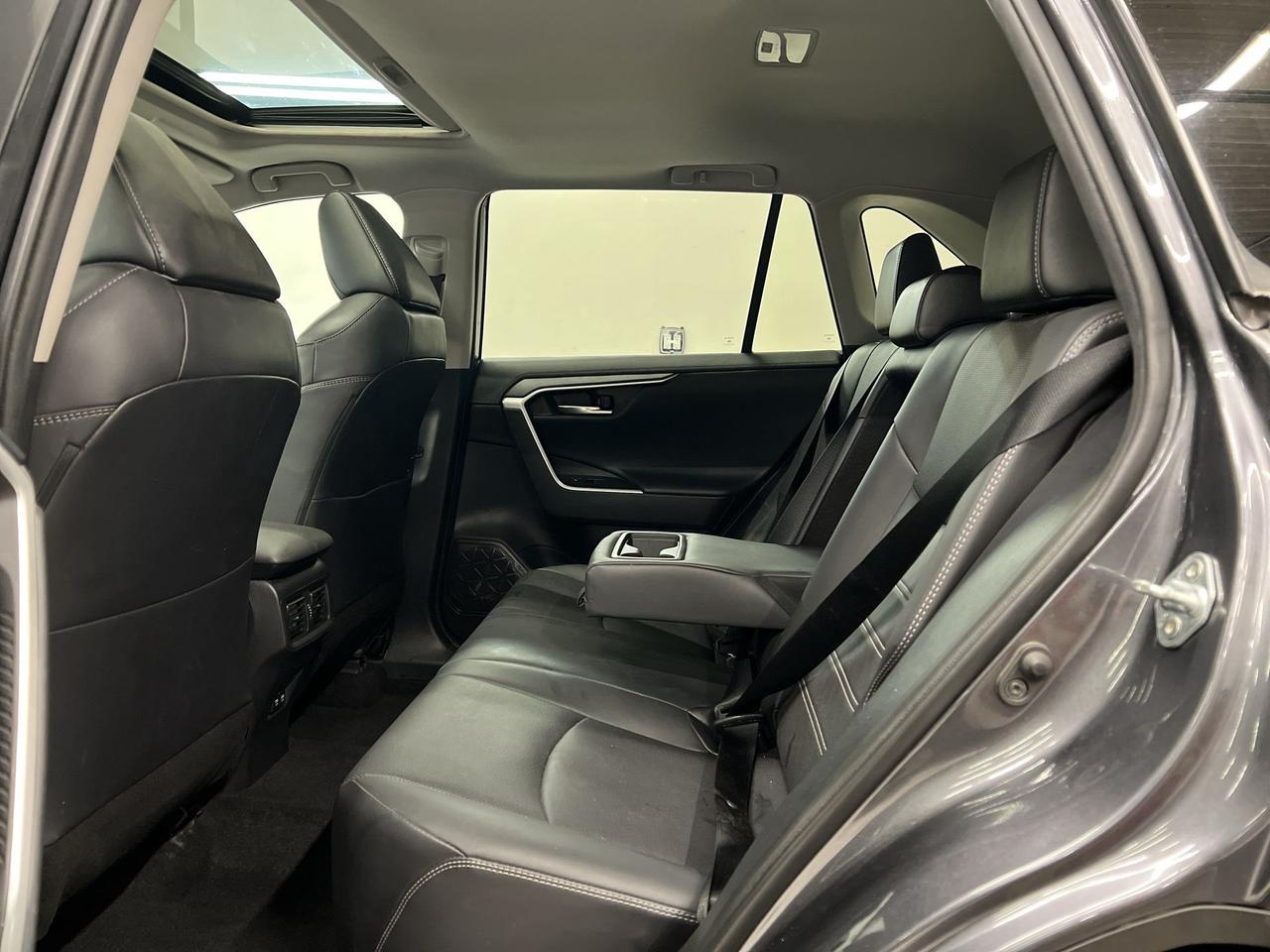2021 Toyota RAV4 LIMITED AWD | ONLY 33,000KMS! | LEATHER | SUNROOF Photo
