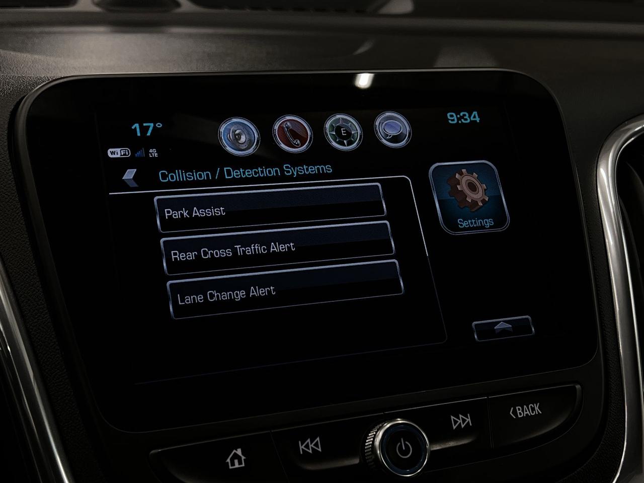 2018 Chevrolet Equinox PREMIER AWD | TURBO DIESEL | HTD LEATHER | CARPLAY Photo