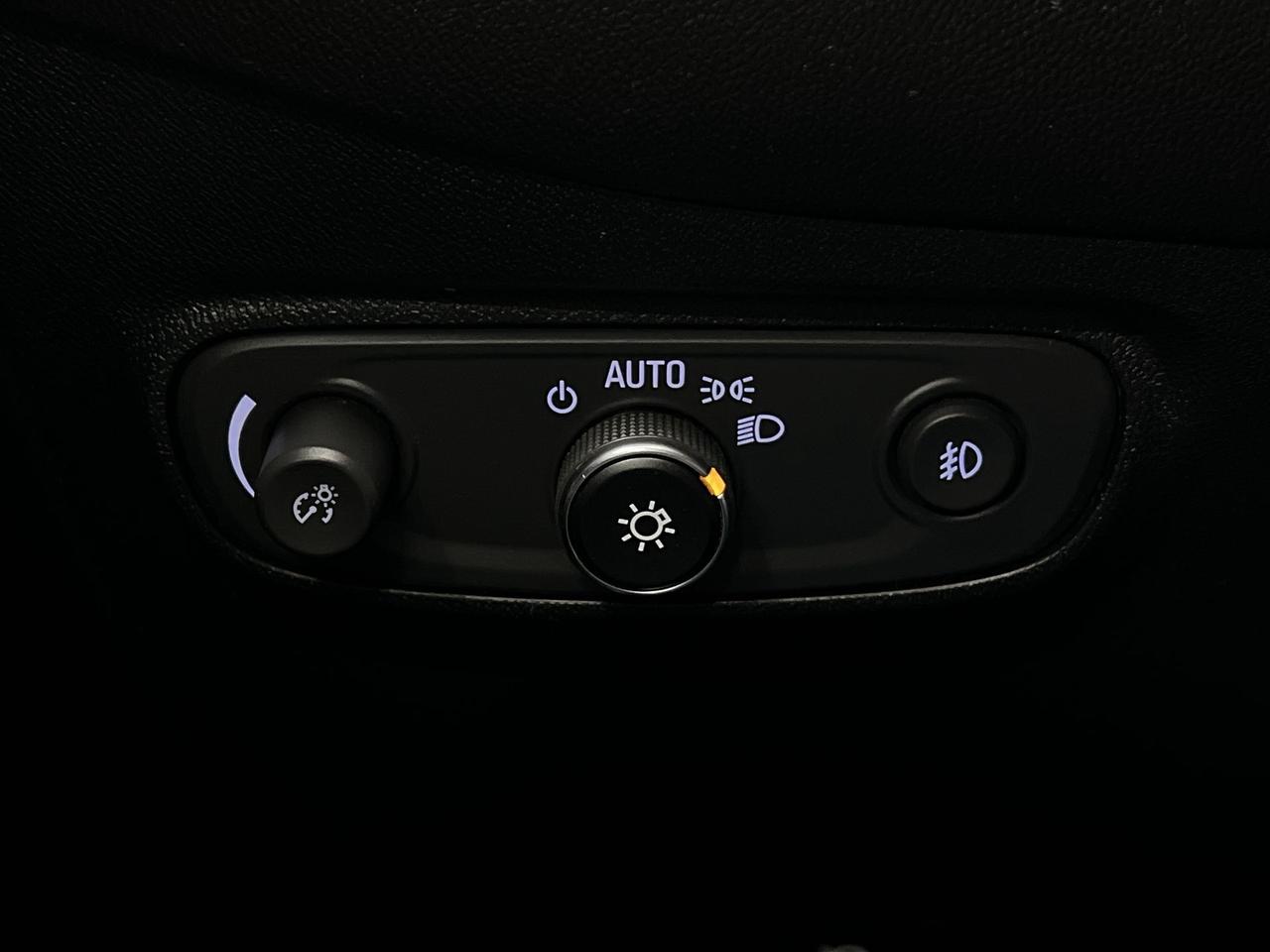 2018 Chevrolet Equinox PREMIER AWD | TURBO DIESEL | HTD LEATHER | CARPLAY Photo