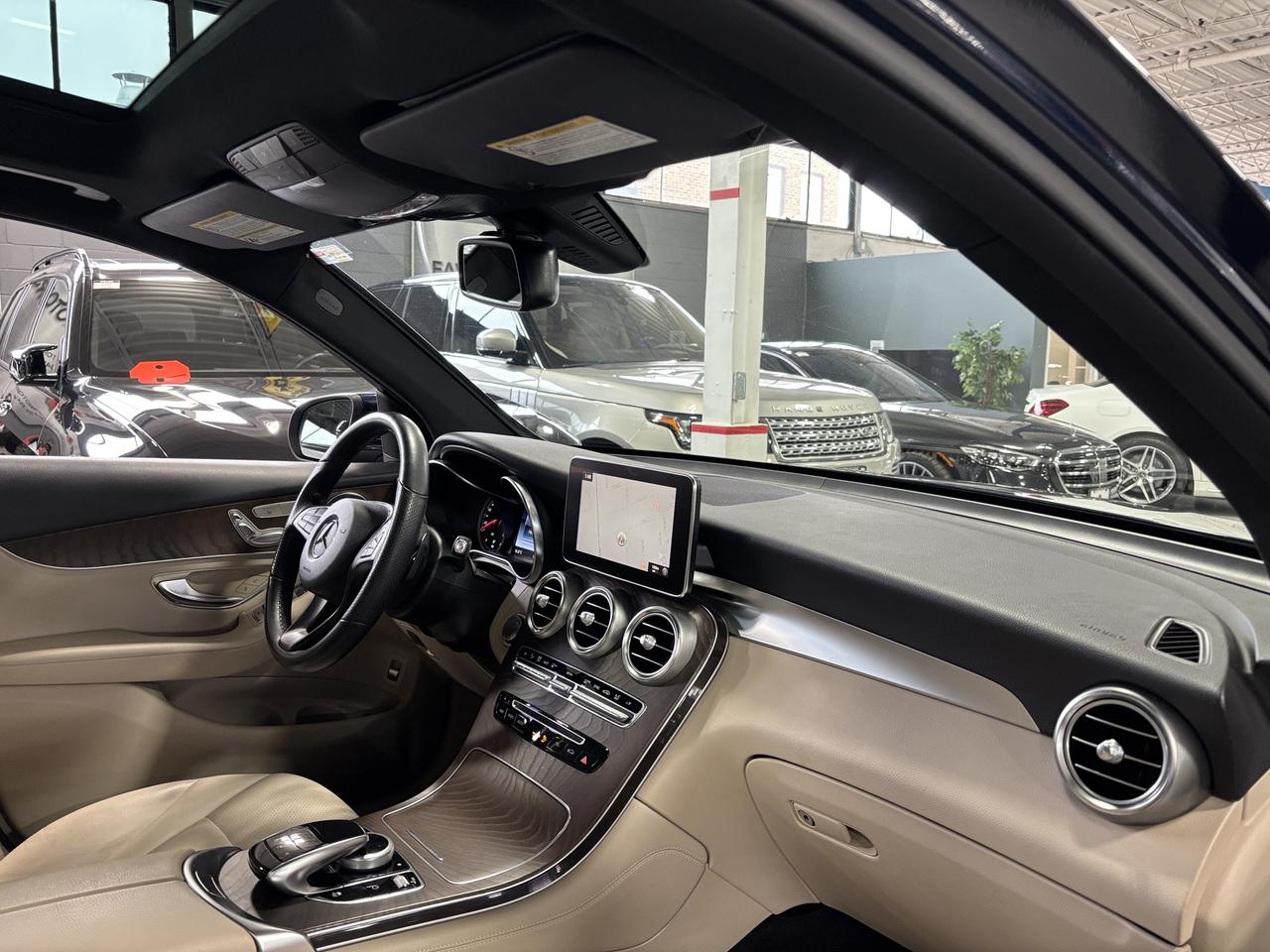 2019 Mercedes-Benz GLC GLC300|4MATIC|NAV|CREAMSEATS|AMGALLOYS|WOODTRIMS|+ Photo